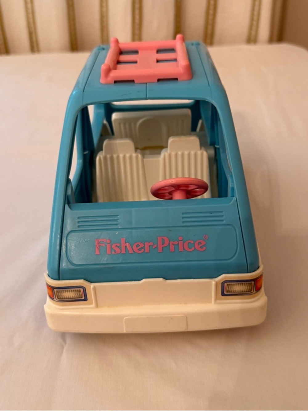 Vtg 1993 Fisher Price Loving
Family Dollhouse Minivan Van Blue
Doors Opening